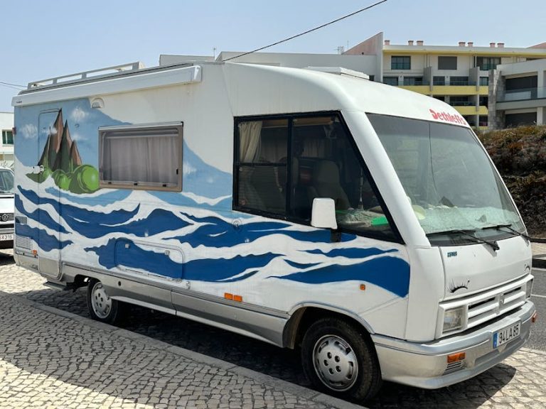 Аренда внедорожника с палаткой на Горном Алтае