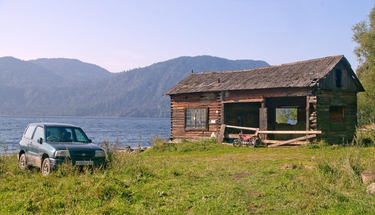 Прокат внедорожника с палаткой на Кавказе